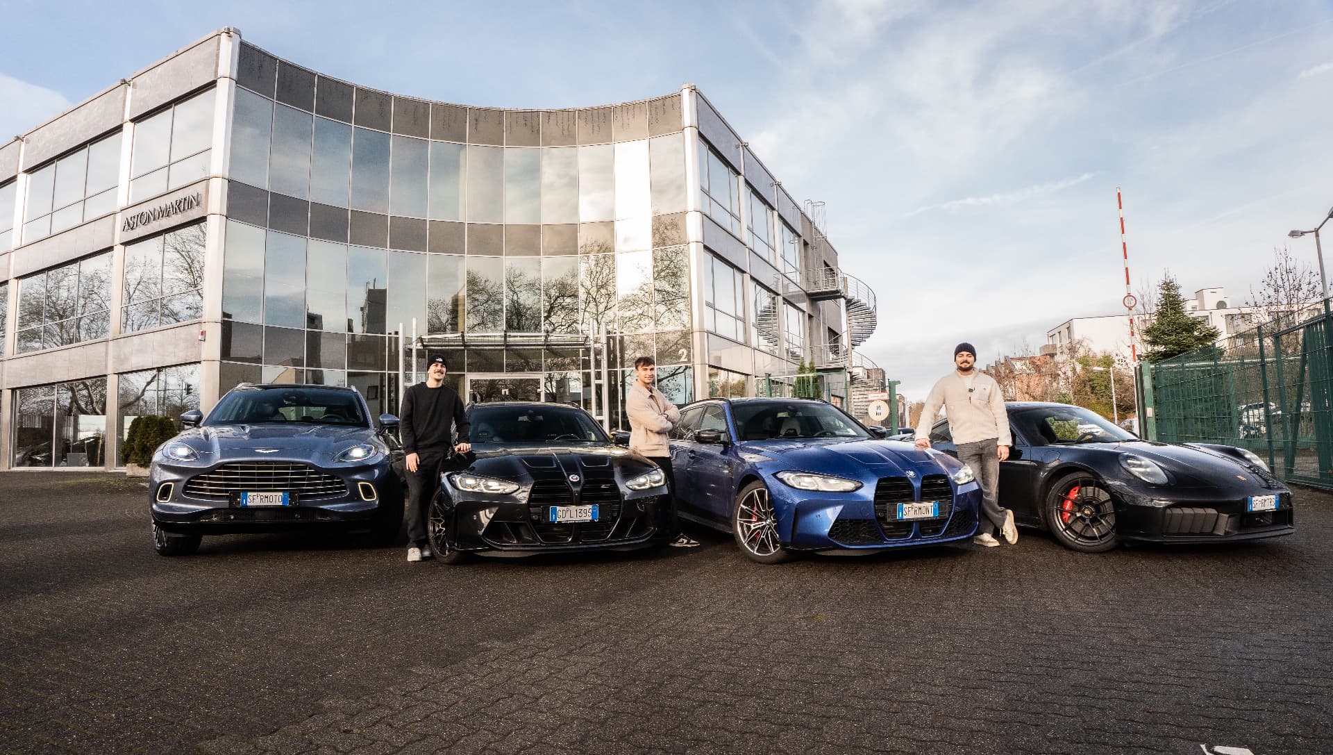 Auto di importazione dalla Germania: Aston Martin, BMW M3 e Porsche prima del viaggio di ritorno verso Roma